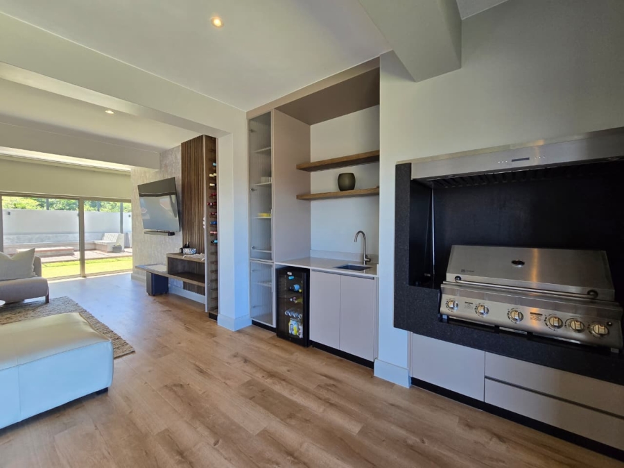 4 Bedroom Property for Sale in Outeniqua Strand Western Cape